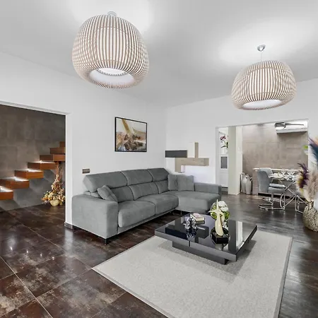 Semesterbostad Casa Lyrata *